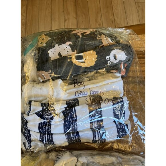 Large Lot Newborn/Infant (0-3 Months) (3-6 Months) Clothes Bibs Sleepers - Picture 9 of 16